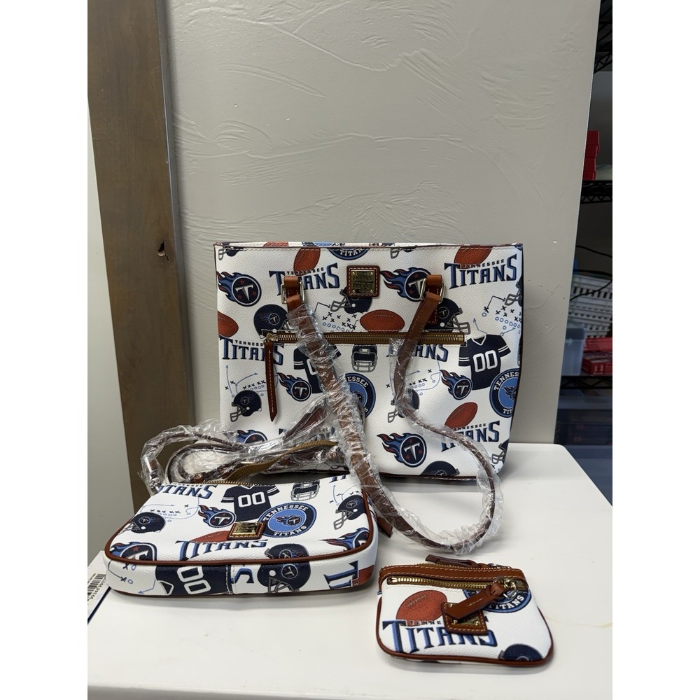 Bundle Dooney & Bourke NFL Tennessee Titans Crossbody Bag Shoulder bag & Wallet